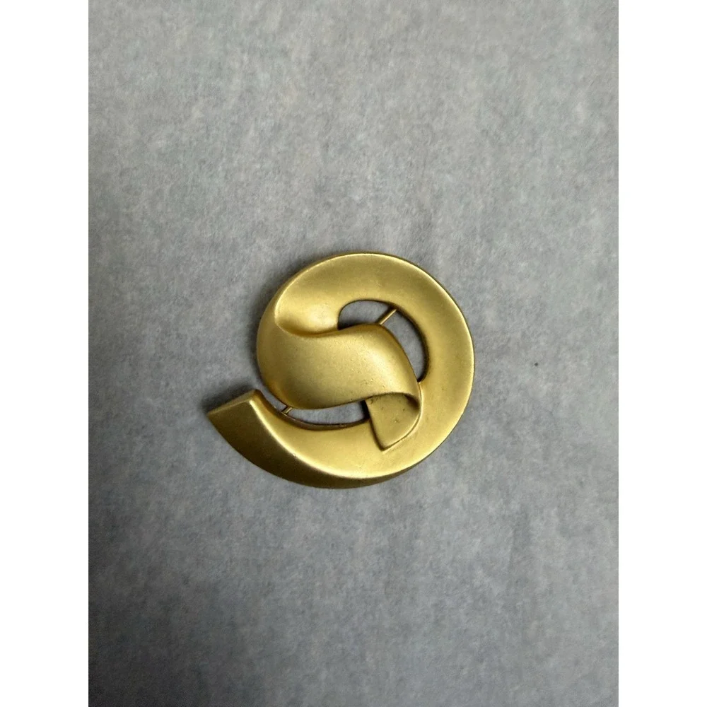 : Vintage Avon Artists Dimensions Brooch Pin Gold Tone 1980s Modernist Swirl